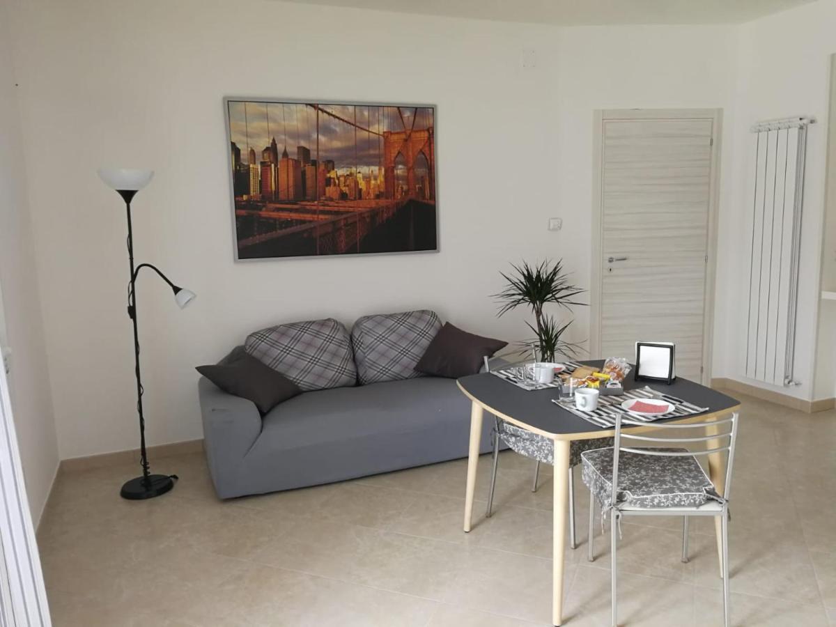 Beb Del Carmelo Apartment แมร์คาโต ซาน เซเวริโน ภายนอก รูปภาพ